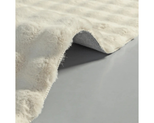 Tapis moelleux à poils longs