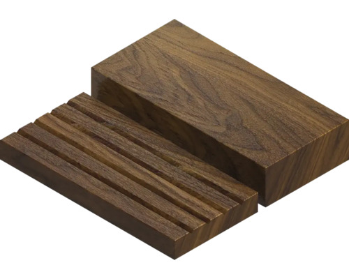 Bloc de bois et planche de bois rainurée