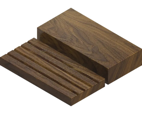 Deux morceaux de bois, un lisse, un avec des rainures