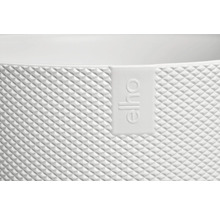 Gros plan d''un pot de fleurs avec un motif géométrique en trois dimensions et le logo Elho.