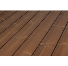 Holzdeck mit Dielen aus Holz
