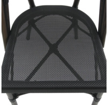 Vue détaillée de l''assise d''une chaise avec assise tressée