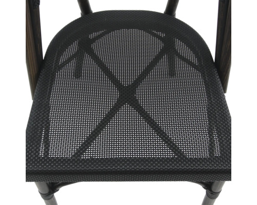 Vue détaillée de l''assise d''une chaise avec assise tressée
