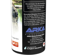 Etikett einer Flasche Teichfilterbakterien der Marke Arka Biotechnologie mit Hinweisen zur Anwendung und Inhaltsstoffen.