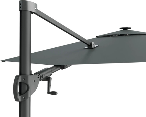 Detailansicht eines Sonnenschirms mit Kurbelmechanismus