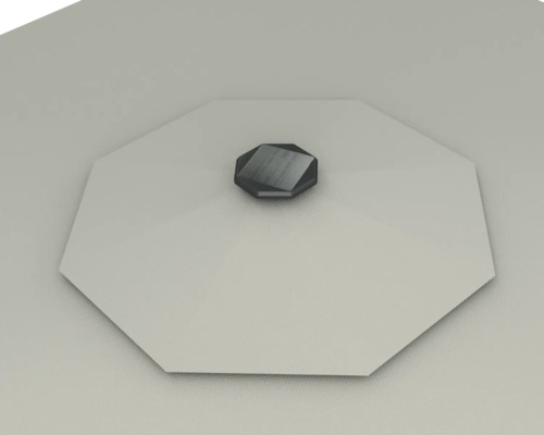 Aufsicht auf eine achteckige Platte mit einem Verschluss