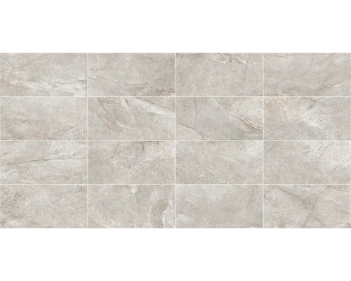 Rechteckige Keramikfliesen mit Steinoptik, verlegt