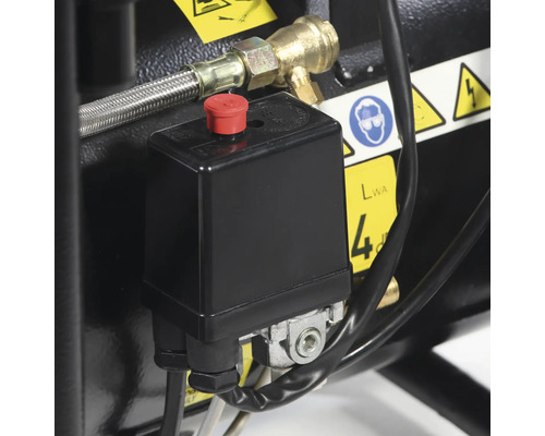 Druckschalter und Messingverbinder eines Kompressors