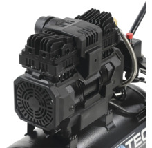 Detailansicht eines schwarzen Kompressors