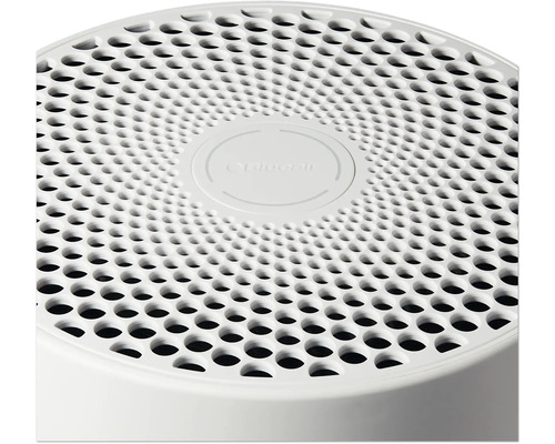 Detailansicht eines Blueair Luftreinigers mit perforierter Oberfläche