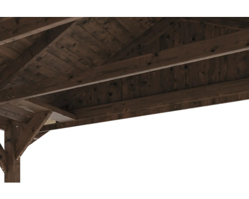 Vue détaillée du pavillon en bois depuis le dessous