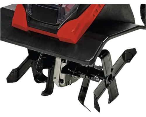 Detailansicht einer Motorhacke mit Pflanzmessern