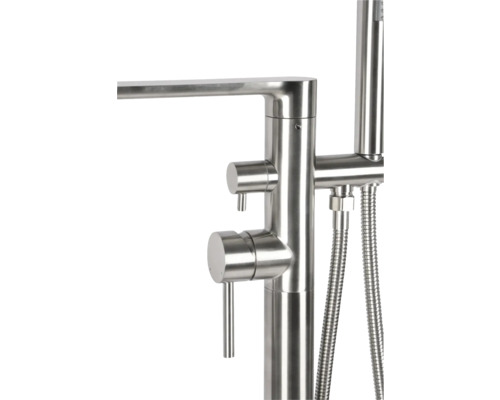 Freistehende Badewannenarmatur aus Metall mit Handbrause