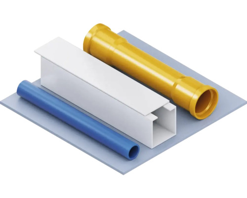 Tuyaux en plastique et goulottes de câbles sur une surface