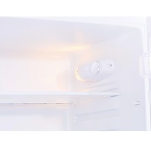 Intérieur d''un réfrigérateur avec régulateur de température