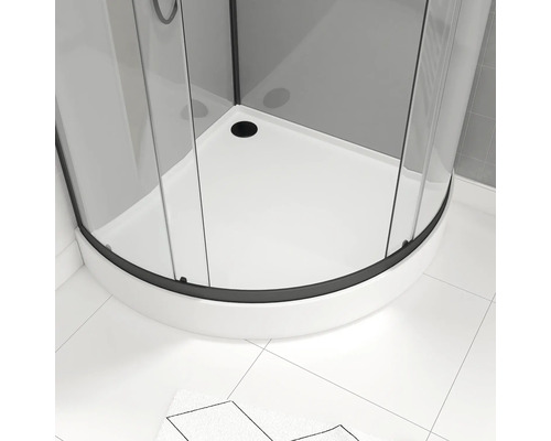 Douche d''angle avec cadre noir et receveur de douche blanc