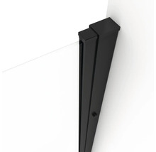 Porte de douche dans une niche avec porte battante Aurlane Black Calm 90 cm profilé noir verre transparent