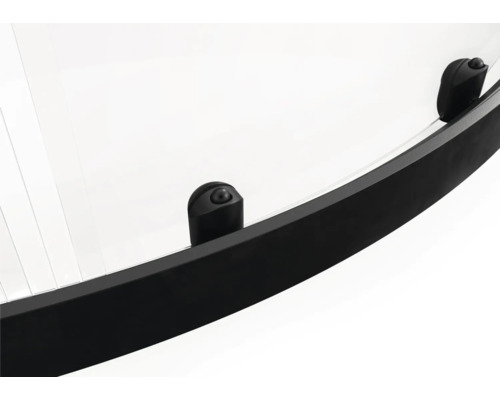 Detailansicht einer Duschwand mit schwarzem Rahmen