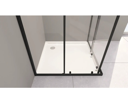 Douche d''angle avec receveur et cadre noir.