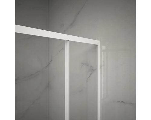 Vue détaillée d''une cabine de douche avec cadre