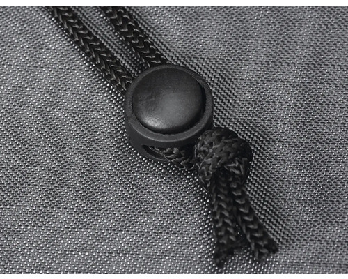 Kordelstopper aus Kunststoff mit Kordel