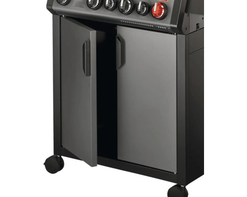 Gasgrill mit geöffneter Tür und Rollen