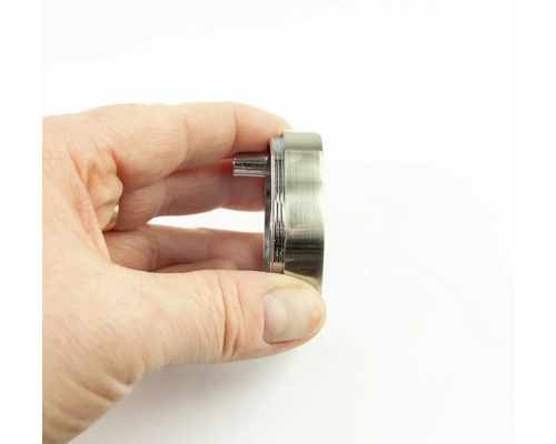 Loquet de serrure à mortaise dans une main