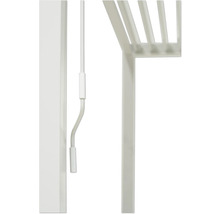 Vue détaillée d''un coffre de volet roulant avec sangle de commande