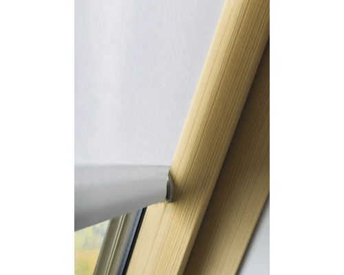 Detailansicht eines Dachfensterrollos