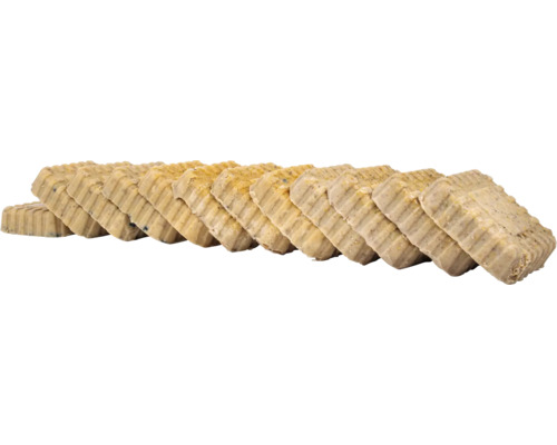 Reihe quadratischer, gerillter Meisenknödel für Gartenvögel