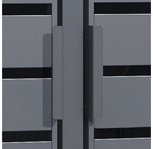 Detailansicht eines grauen Gartentors mit Griff