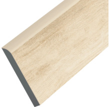Plinthe avec structure en bois