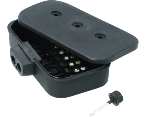 Abzweigdose mit geöffnetem Deckel und Schraubklemmen