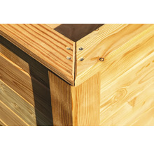 Vue détaillée d''une caisse en bois avec des vis