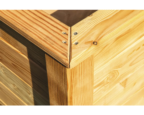 Vue détaillée d''une caisse en bois avec des vis