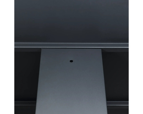 Vue détaillée d''un cadre métallique avec un trou