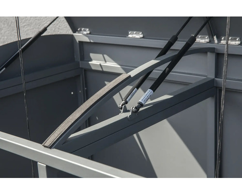 Detailansicht einer geöffneten Gerätebox mit Gasdruckfedern zur Deckelunterstützung