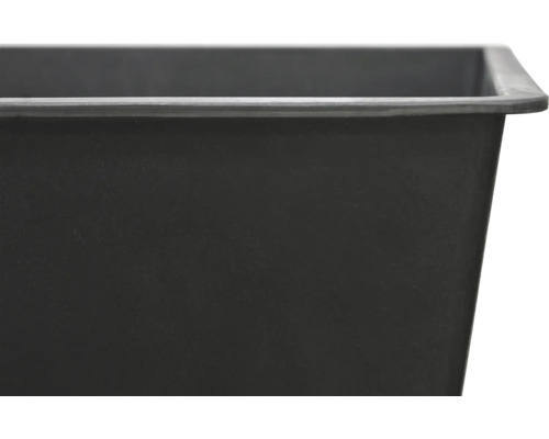 Schwarze Mörtelwanne aus Kunststoff