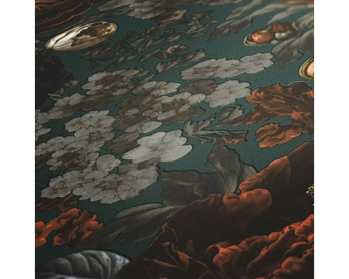 Gros plan d''un papier peint avec un motif floral