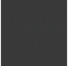 Façade métallique avec des nervures verticales