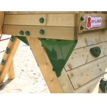 Vue détaillée d''une tour de jeux avec mur d''escalade en bois et poignées vertes