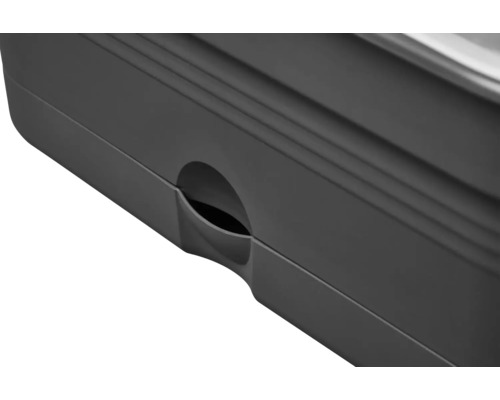 Detailansicht einer grauen Gerätebox mit einer runden Aussparung