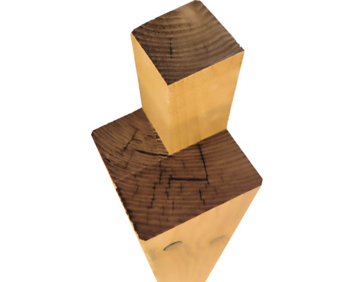 Zwei Holzpfosten gestapelt