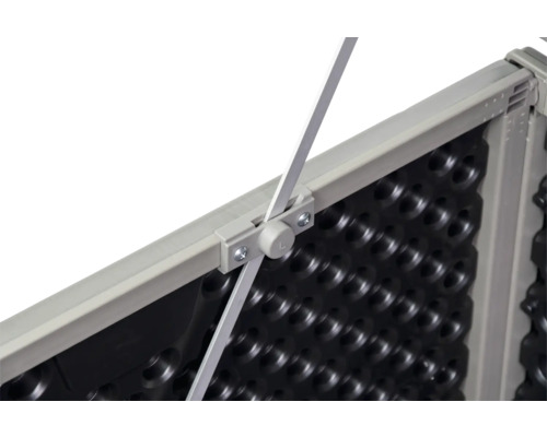 Vue détaillée d''un mur de remise de jardin avec cadre et entretoise