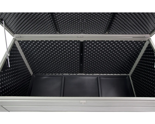 Vue intérieure d''un coffre de rangement ouvert avec espace de rangement