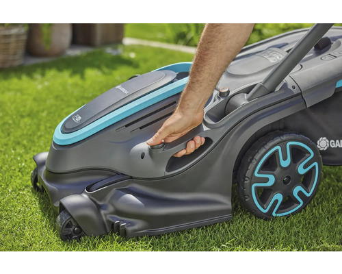 Gardena Akku Rasenmäher im Einsatz auf Rasenfläche