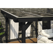 Terrassenüberdachung mit klarem Dach und schwarzem Rahmen