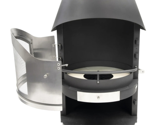 Gartengrillkamin mit offener Tür und Schutzgitter