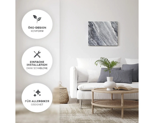 Image murale décorative au-dessus d''un canapé dans le salon avec les symboles de conception écologique conforme, installation facile grâce au modèle et convient aux personnes allergiques.