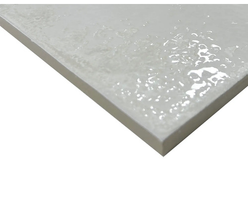 Fliese mit glänzender Oberfläche